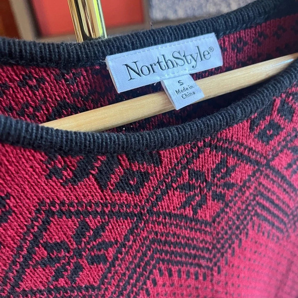 NorthStyle Cotton snowflake sweater size small - Picture 3 of 6
